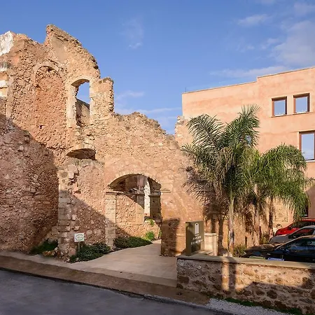 מלון Monastery Boutique