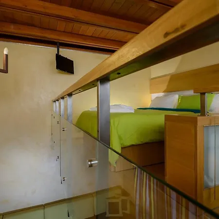 מלון Monastery Boutique 4*