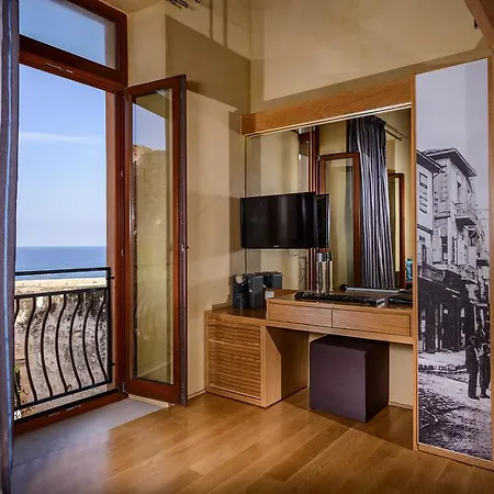 מלון Monastery Boutique 4*