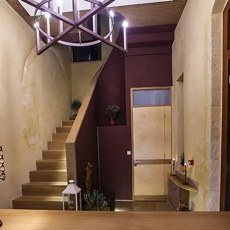 מלון Monastery Boutique